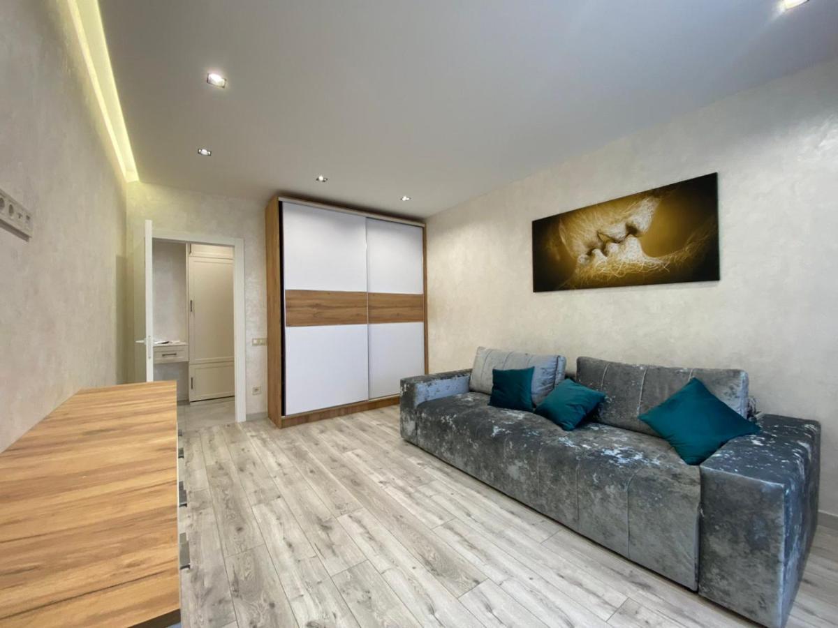 Квартира Для Вас! Вул. Голинського, 8! Apartment Lviv Exterior photo