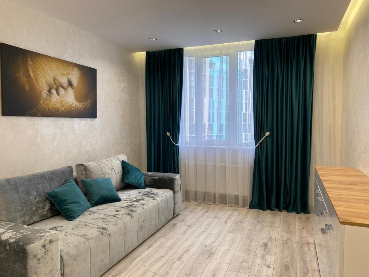 Квартира Для Вас! Вул. Голинського, 8! Apartment Lviv Exterior photo
